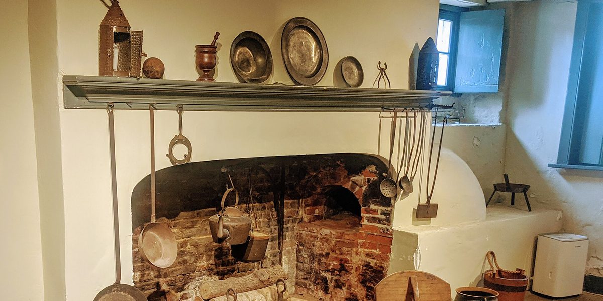 Organizing a Small Kitchen That Works Hard