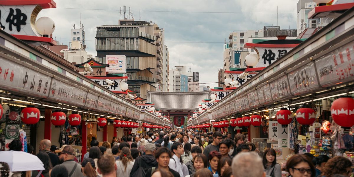 Common Travel Scams and How to Spot Them Before They Cost You